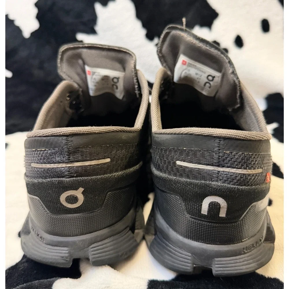 On Running Cloud X Mens Black Training Shoes Sneakers Size 12 PWL OI